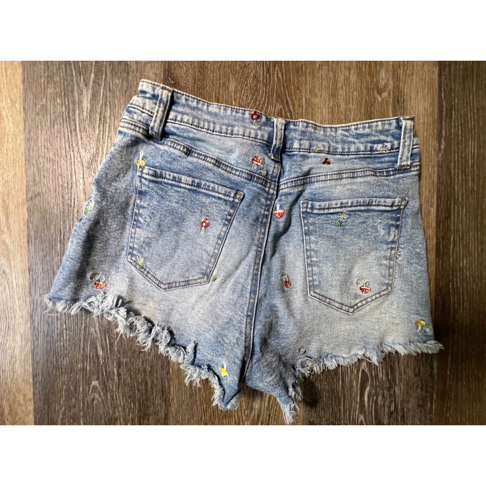 Tinseltown Denim Shorts Women 11 Blue Mushroom Embroidered Frayed Hem High Rise - Picture 5 of 6